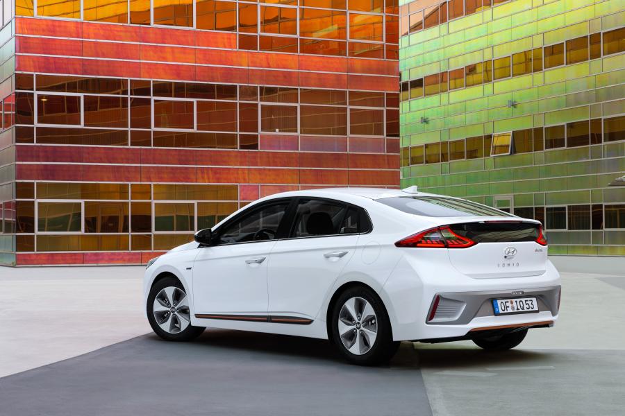  Hyundai IONIQ electric 2016 года  (WW) (фото 13 из 41)
